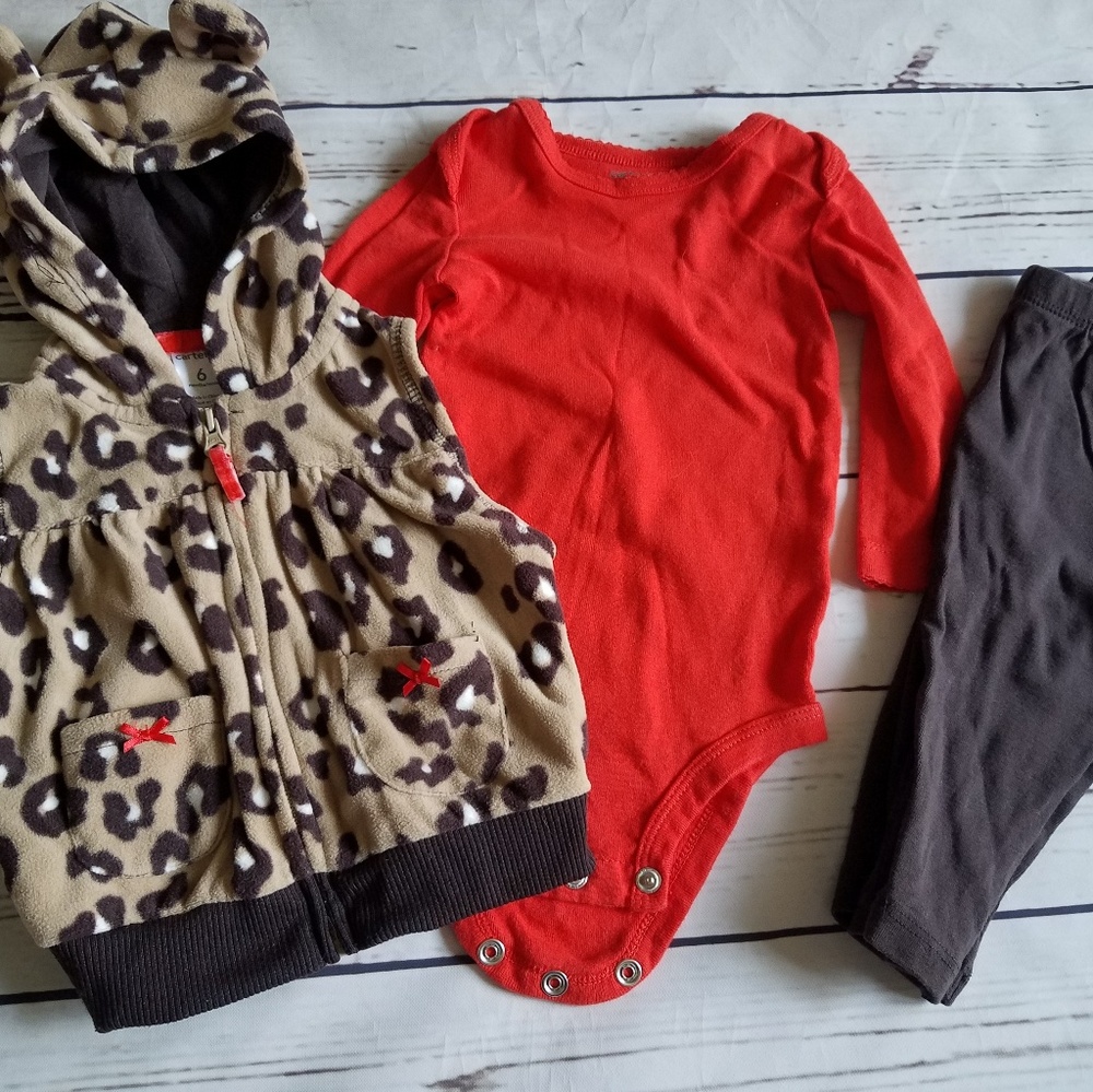 Carter's outfit